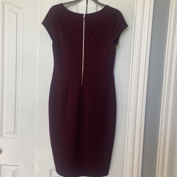 Perfect Merlot dress for work or an evening out - Picture 5 of 6